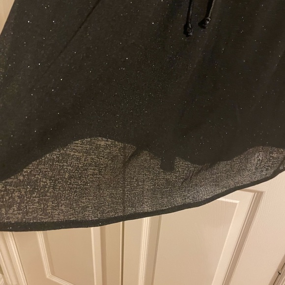 Stylish Maternity Top - Picture 3 of 3